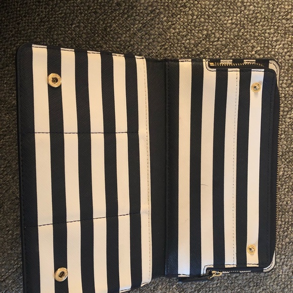 Michael Kors wallet - Picture 2 of 2